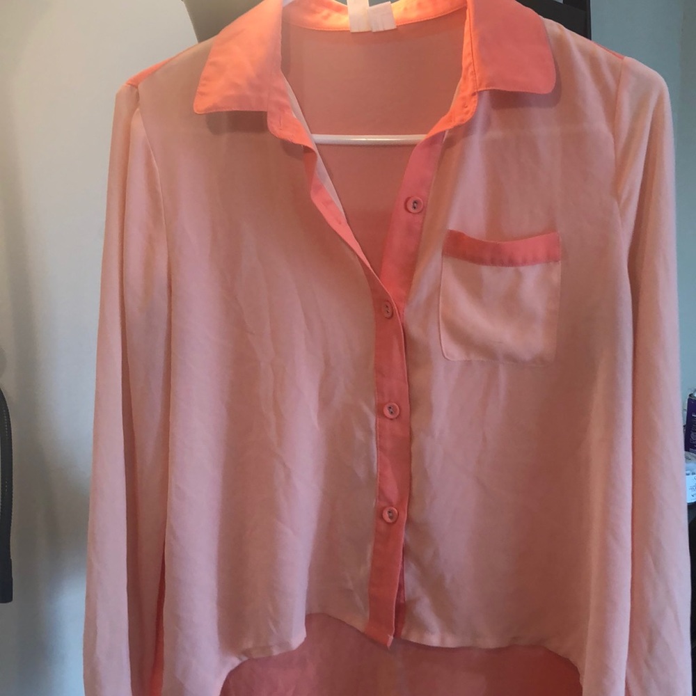 High-low two tone button up top❗️